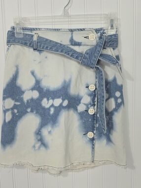 Urban Outfitters | Button Front Acid Wash Denim Skirt XS